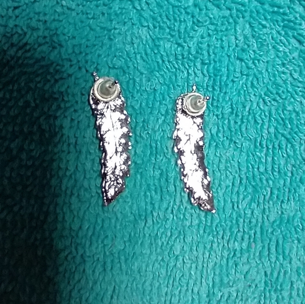 Silvertone rhinestone pierced post leaf earrings - Picture 5 of 5